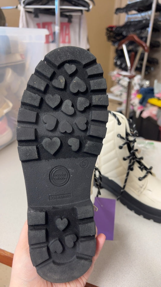 White boots Youth 5