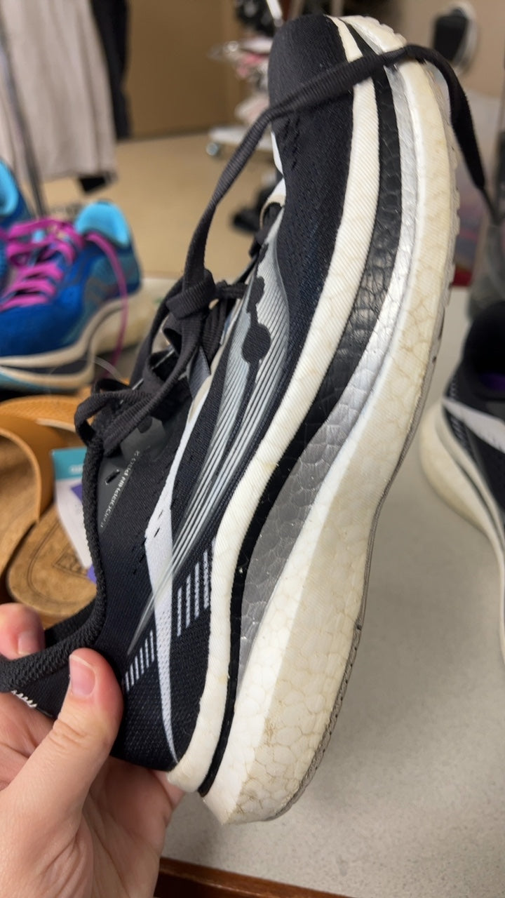 Sneakers 8.5