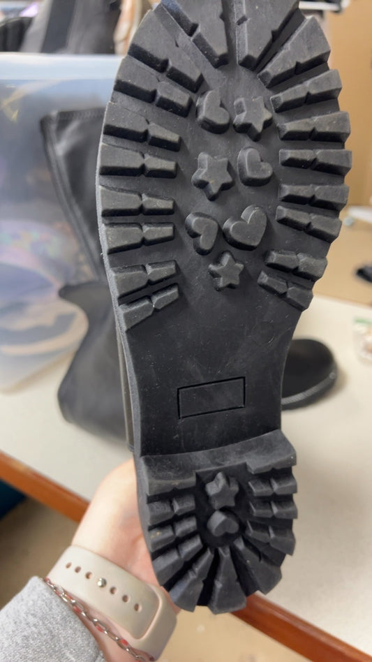 Boots Youth 6