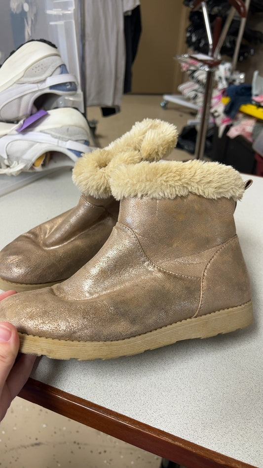 Shimmer Boots Youth 4