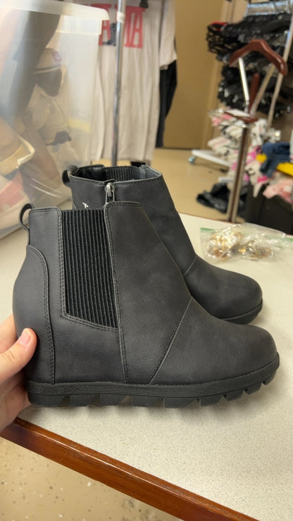 Black wedge Boots 7