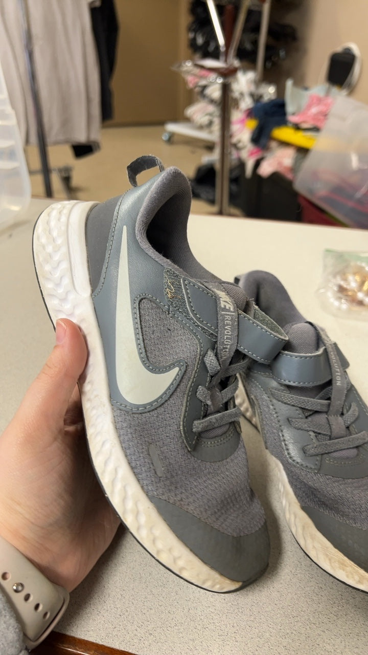 Nike Sneakers 1 youth