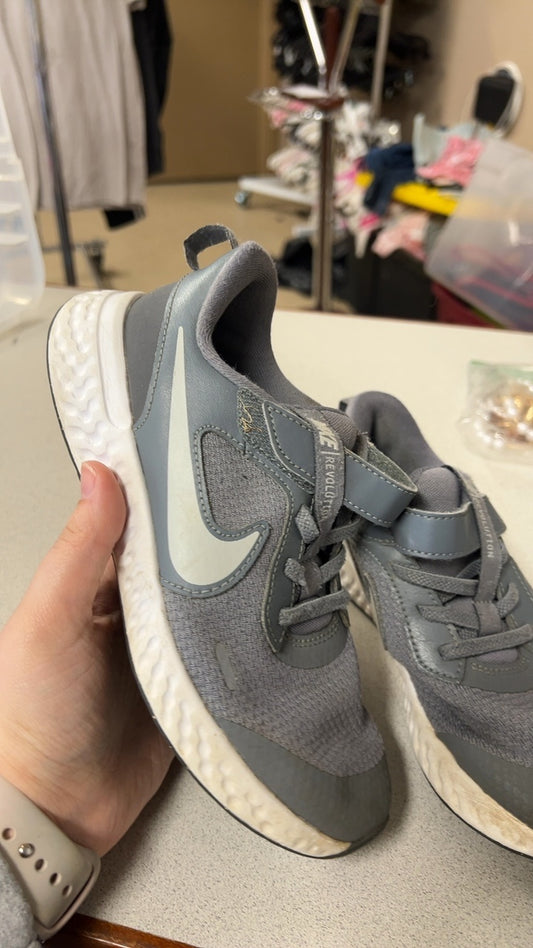 Nike Sneakers 1 youth