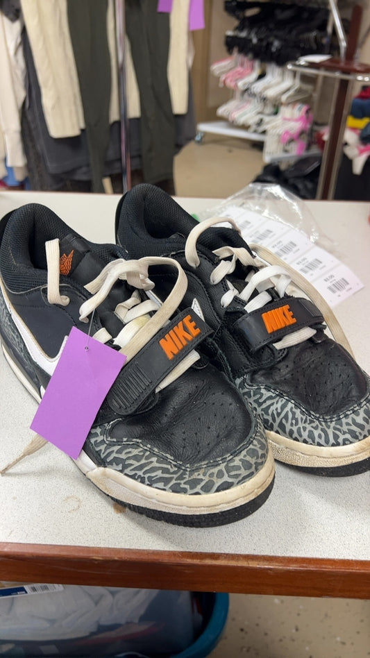 Nike Sneakers Youth 6