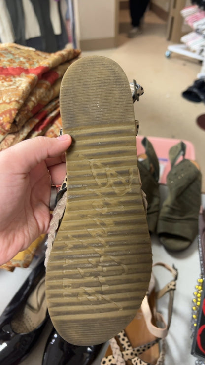 Boutique Sandals 9.5