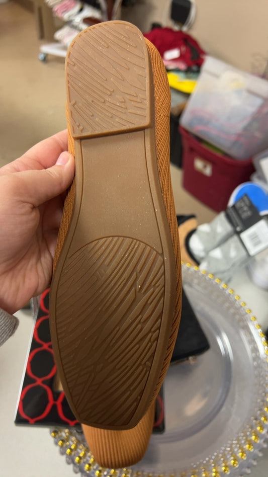 Slip-ons 9.5 flats