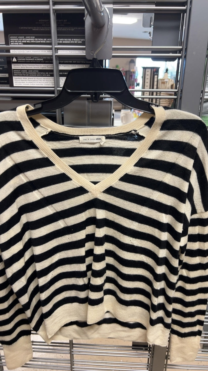Sweater Small