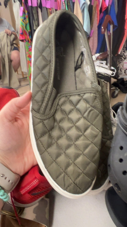 Green Shoes 7.5