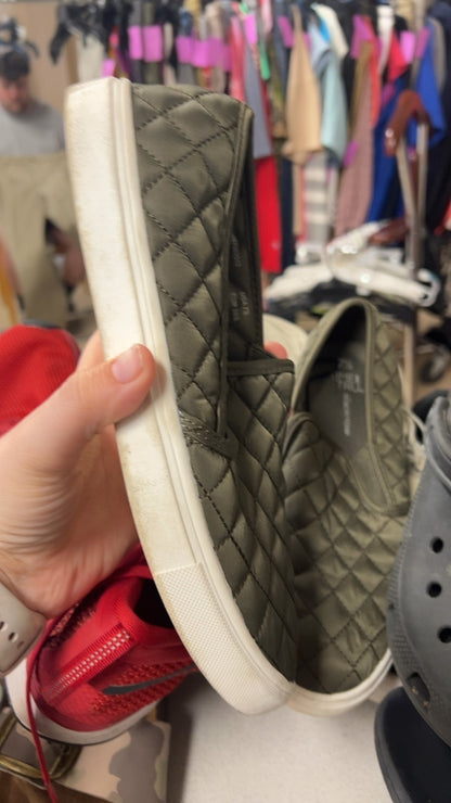 Green Shoes 7.5