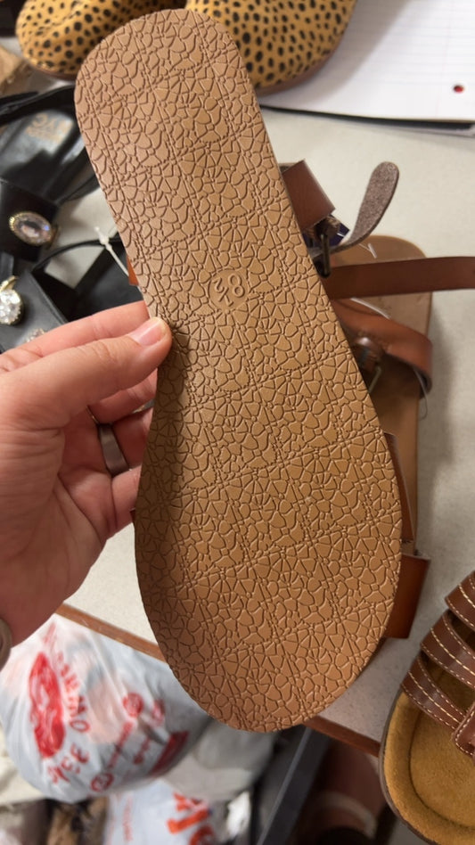 Universal Thread Sandals 8.6