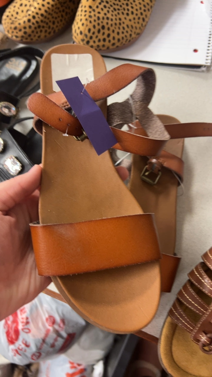 Universal Thread Sandals 8.6