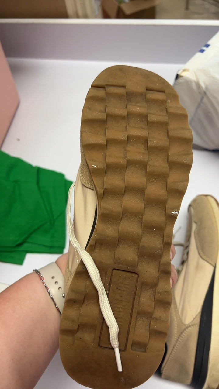 Sneakers 8