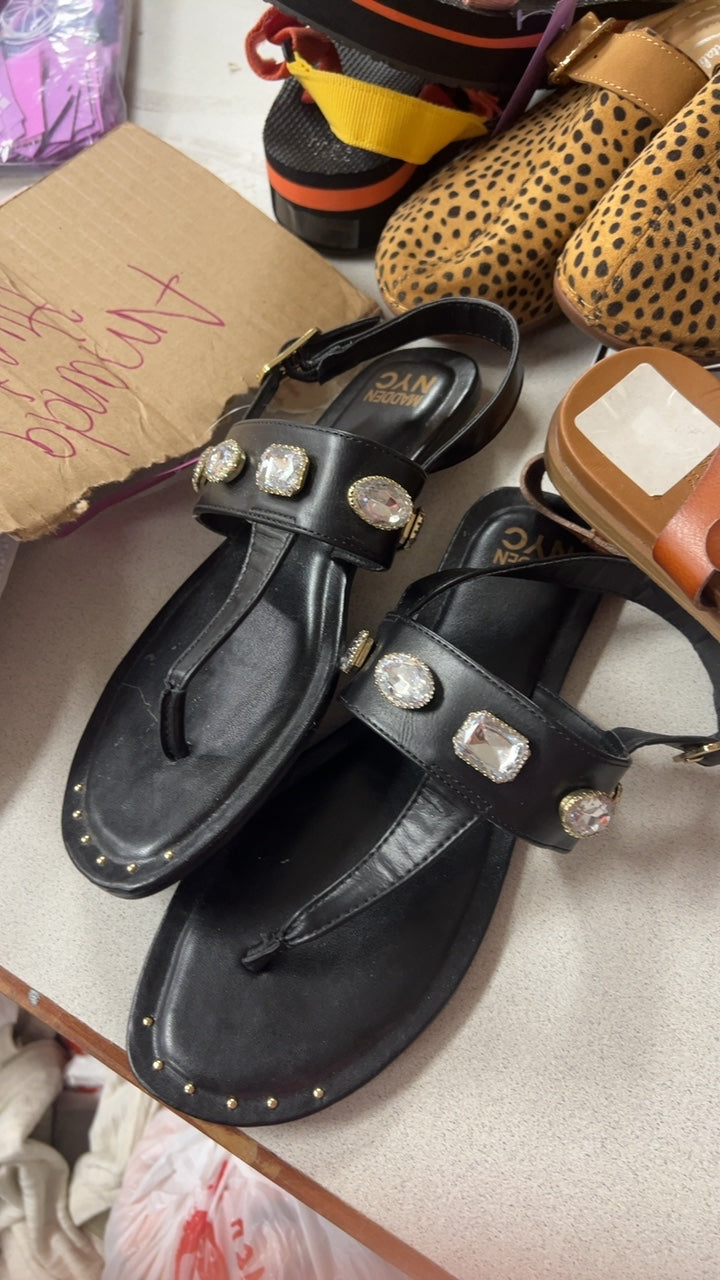 Sandals Youth 6