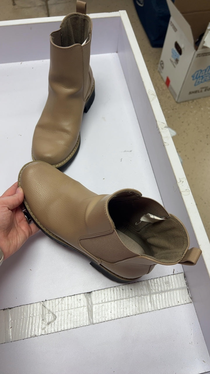 Boots 8