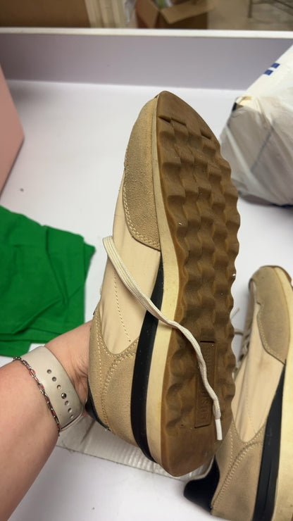 Sneakers 8
