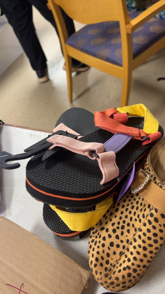 NWT Sandals 7