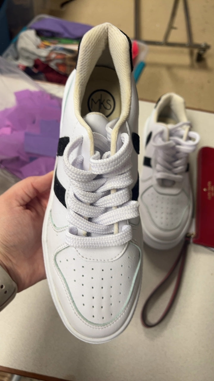 Sneakers 9