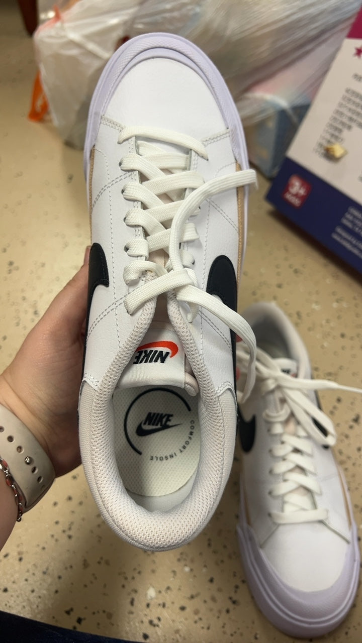 Nike Sneakers 8.5