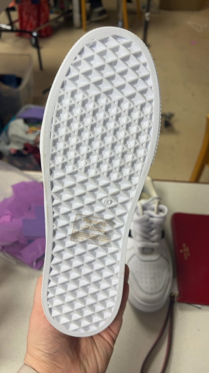 Sneakers 9