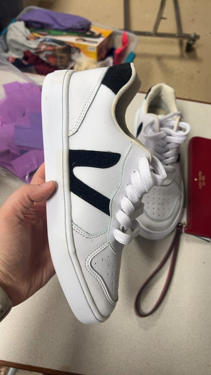 Sneakers 9
