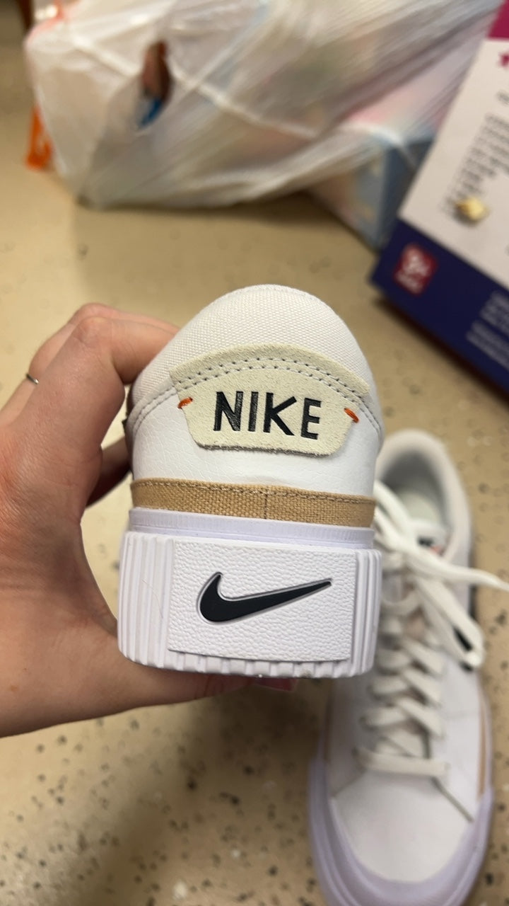 Nike Sneakers 8.5