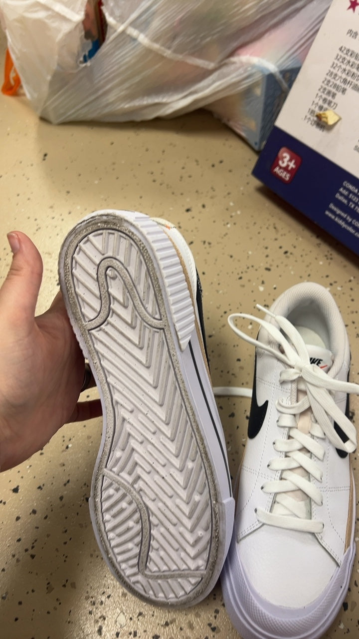 Nike Sneakers 8.5