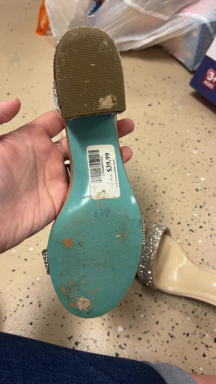 Betsy Johnson Sandals 8