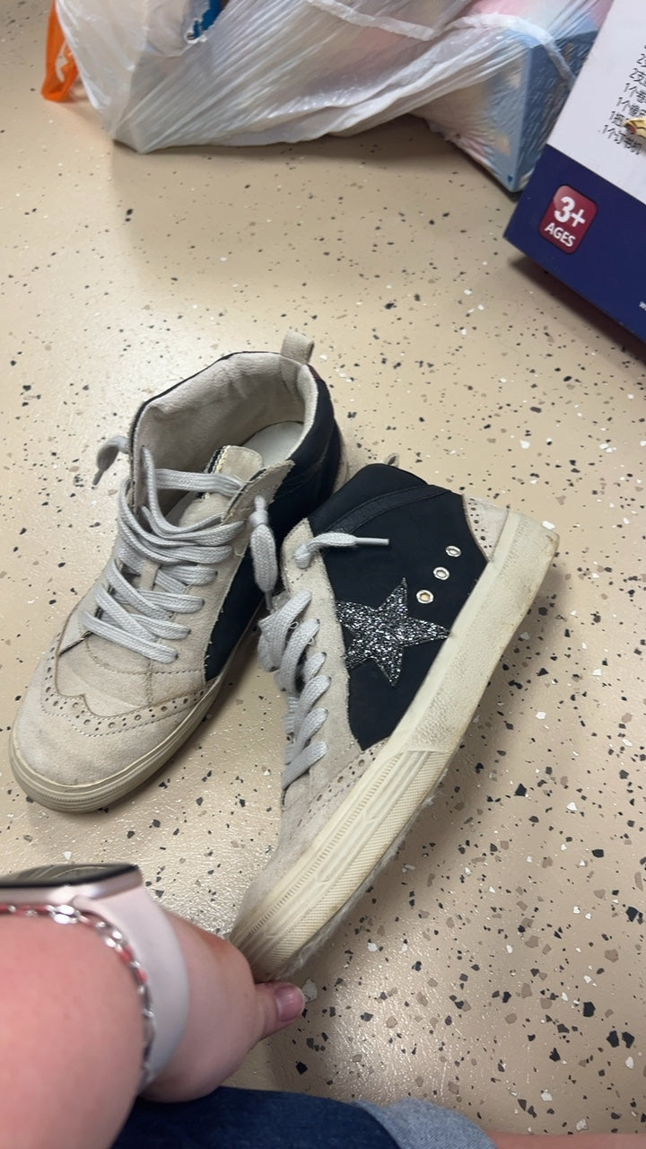 Sneakers 9