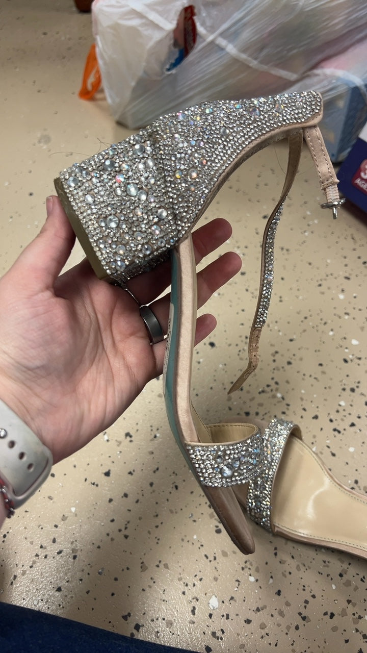 Betsy Johnson Sandals 8