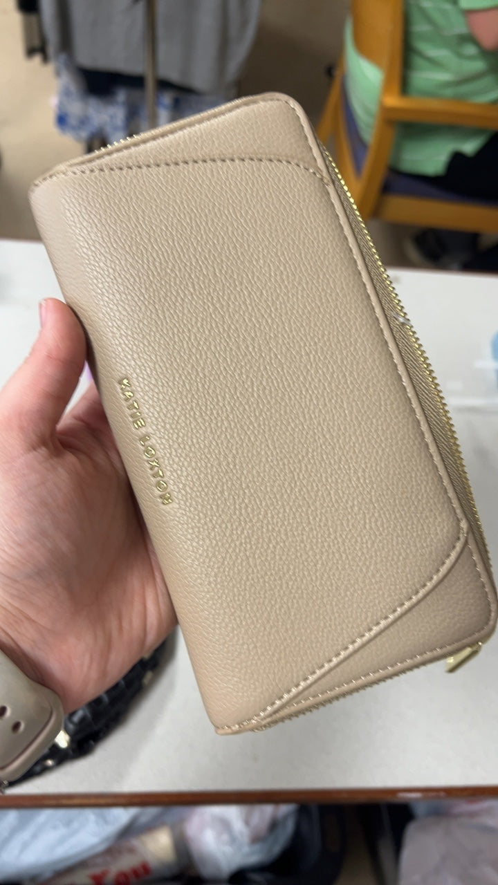 Tan Wallet 