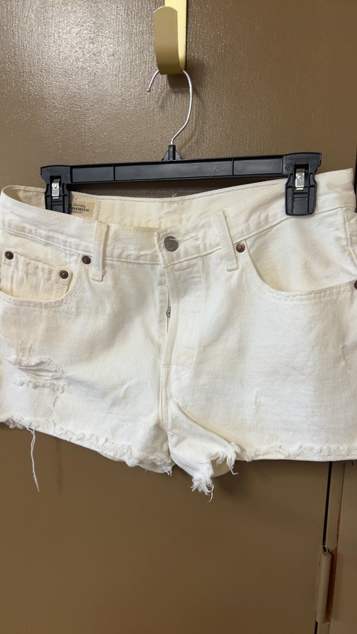 Levi Shorts 28