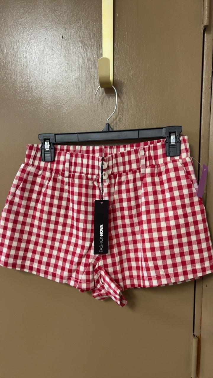 Fashion Nova Shorts Small