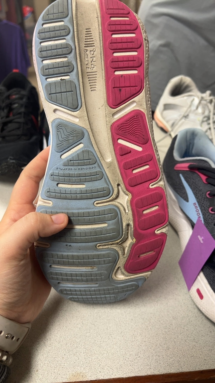 Brooks Sneakers 10