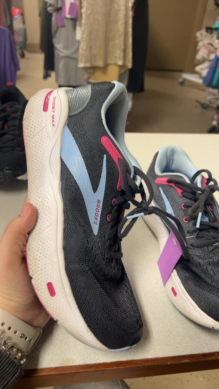 Brooks Sneakers 10