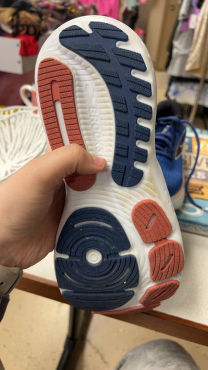 Brooks Sneakers 9