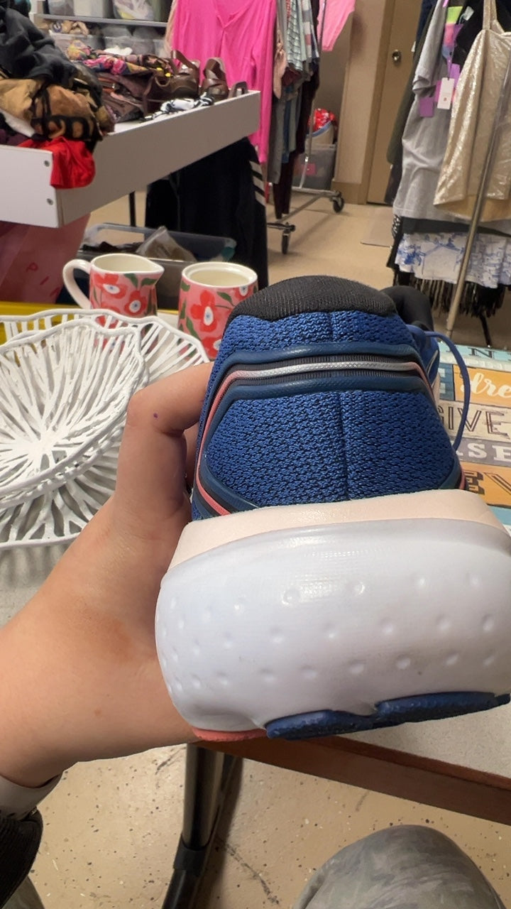 Brooks Sneakers 9