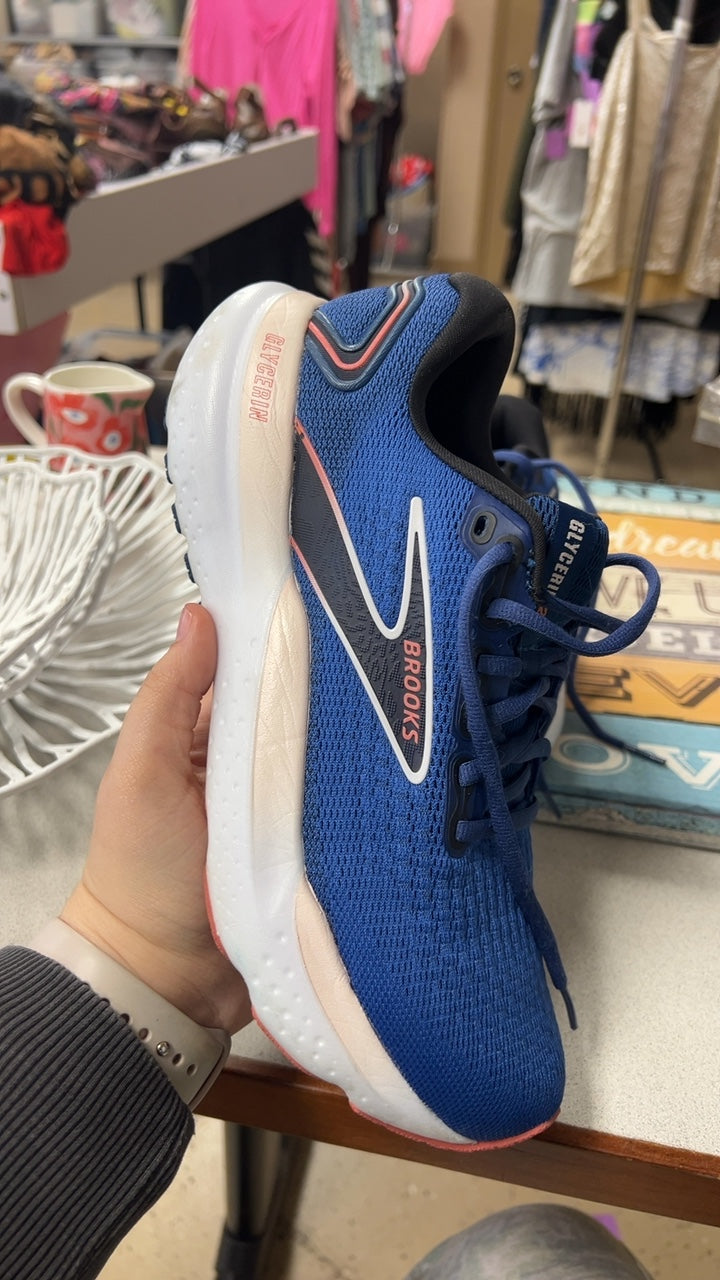 Brooks Sneakers 9