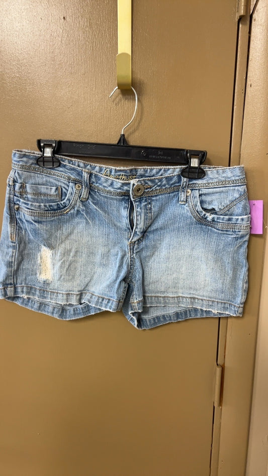 Shorts 11