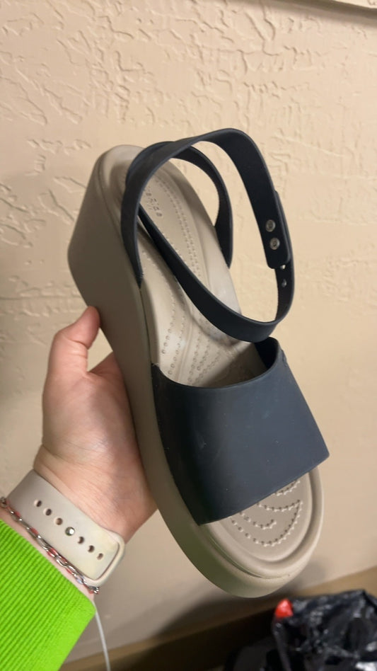 Crocs Sandals 8