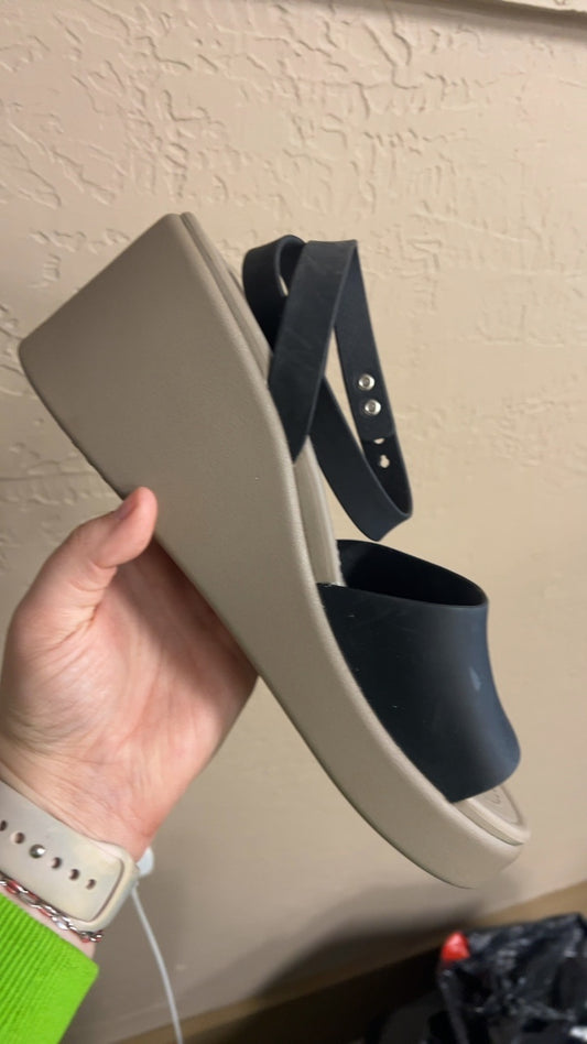 Crocs Sandals 8