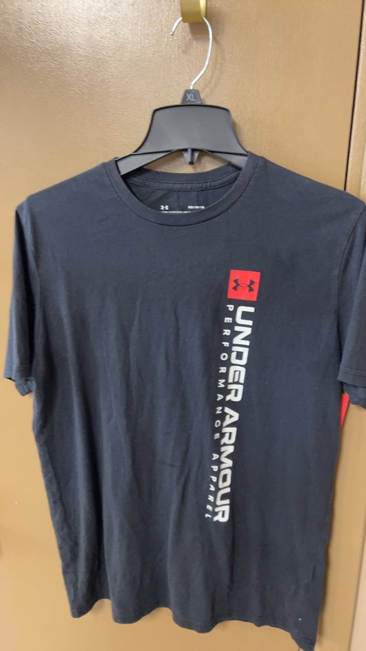 Under Armour T-Shirt Medium