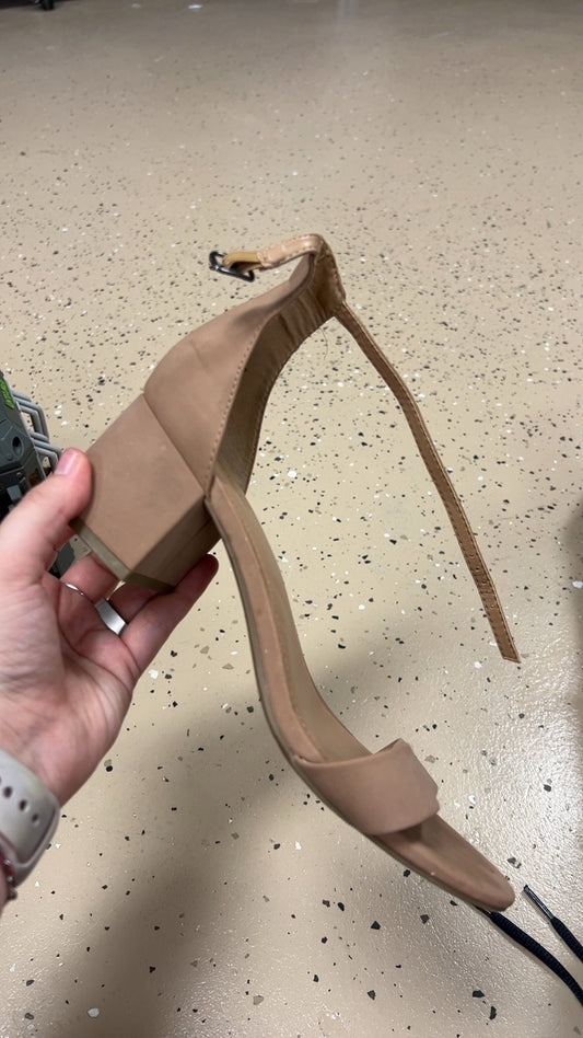 Sandals 8.6 Nude Heels