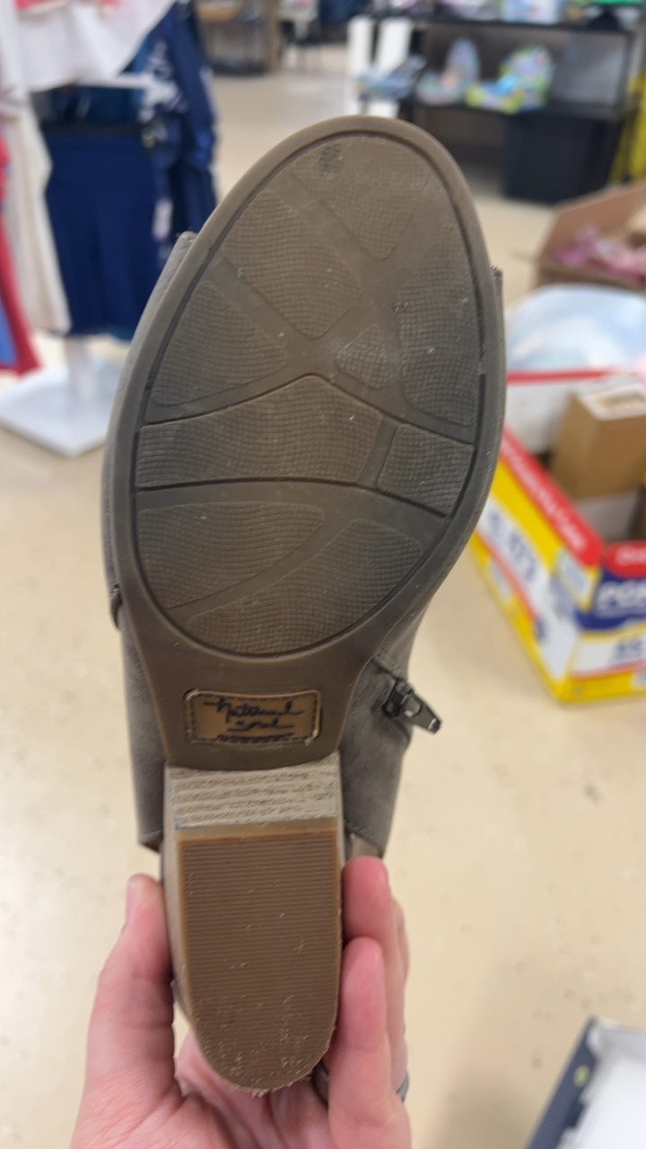 Boots 8