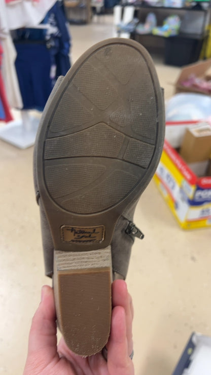 Boots 8