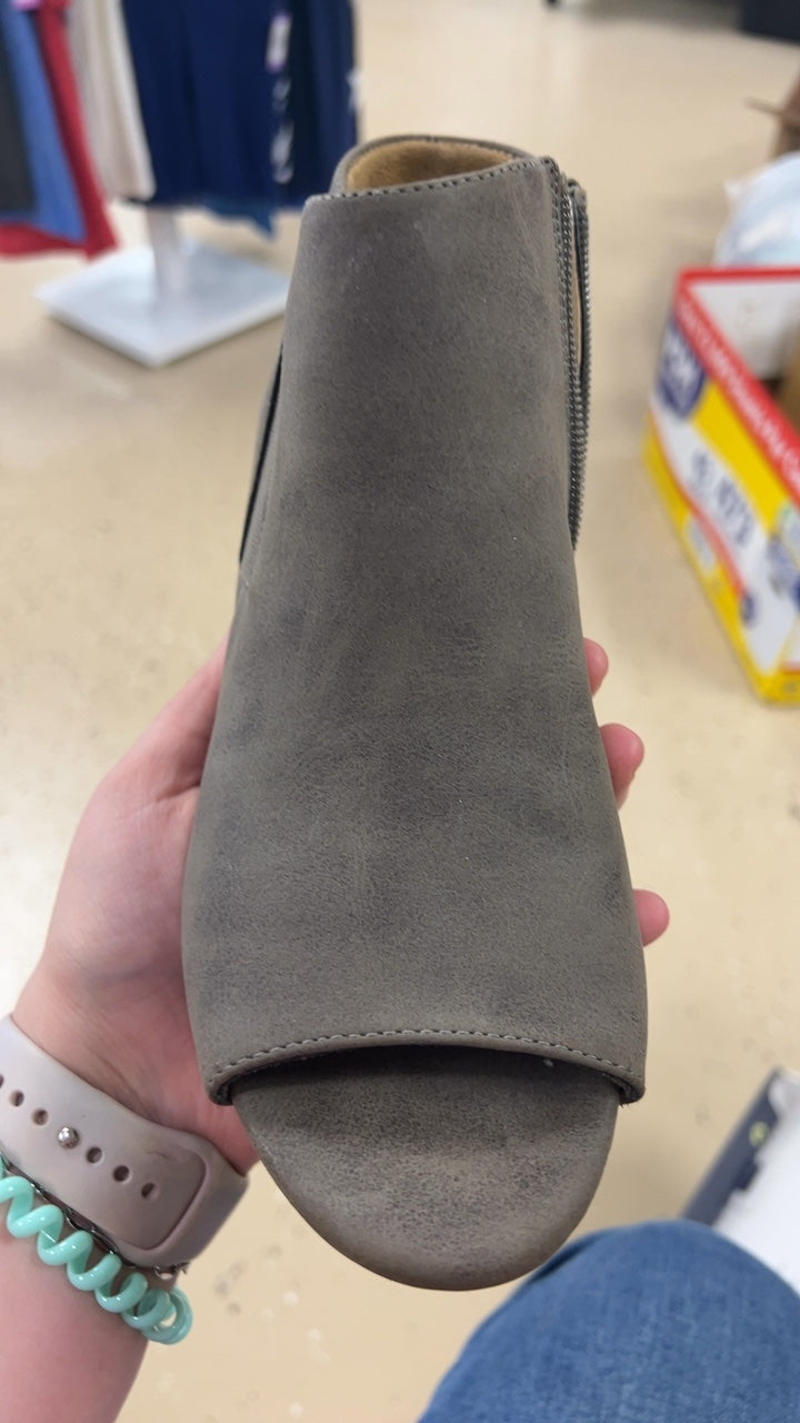 Boots 8
