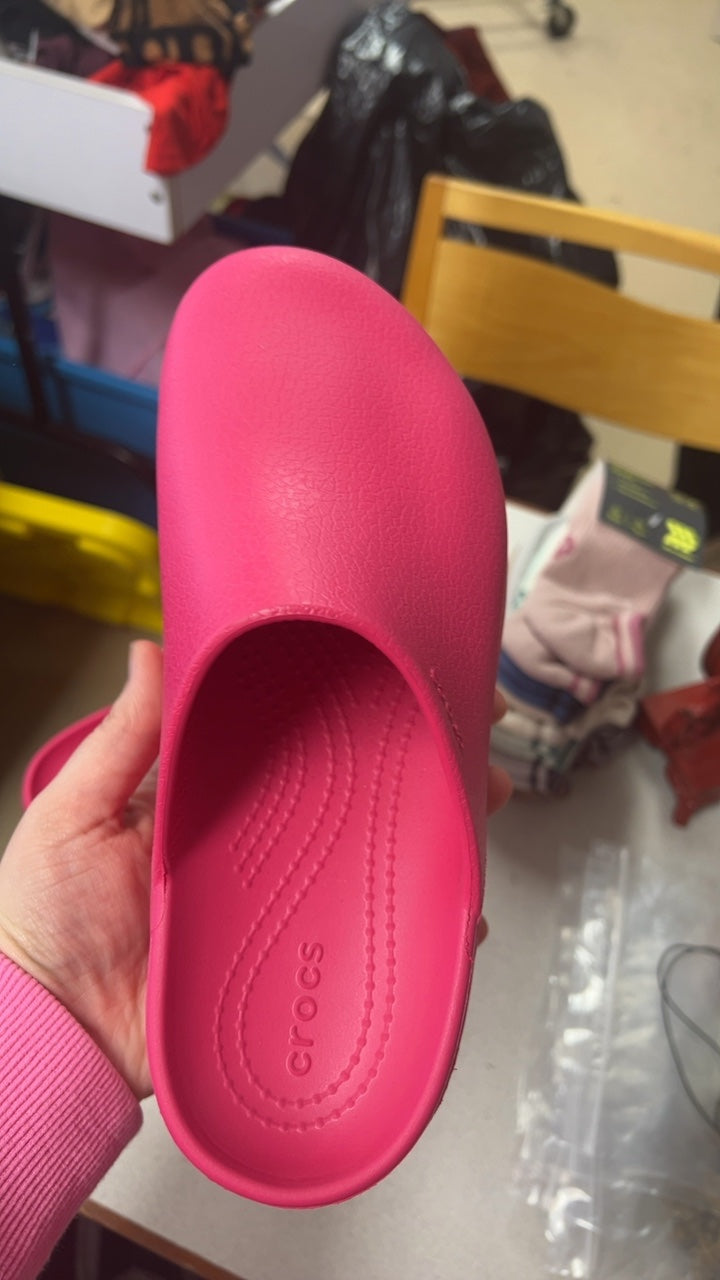 Crocs Slippers 6