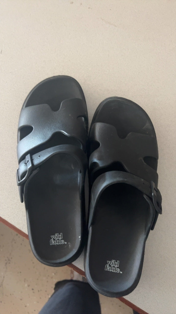 Wild Fable Sandals 10