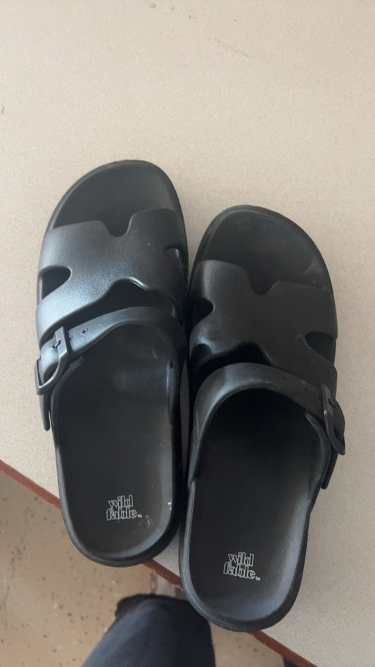 Wild Fable Sandals 10