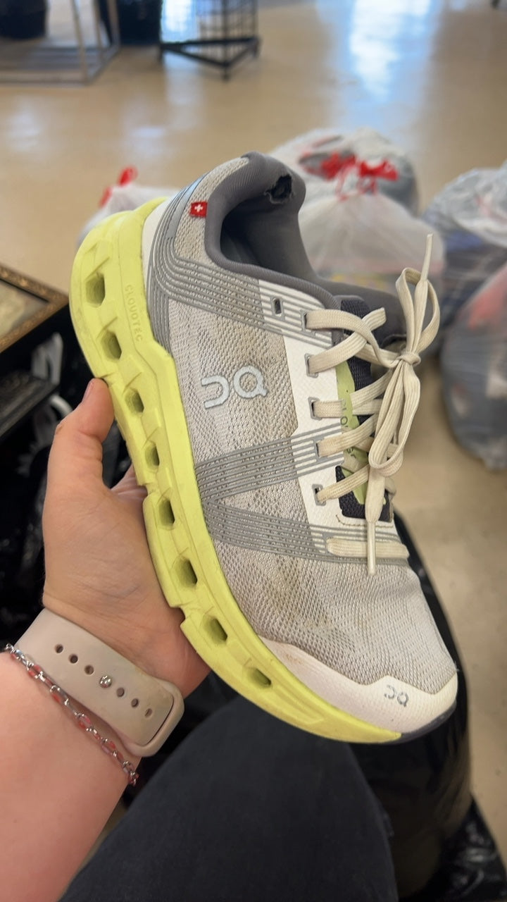 On Sneakers 7.5