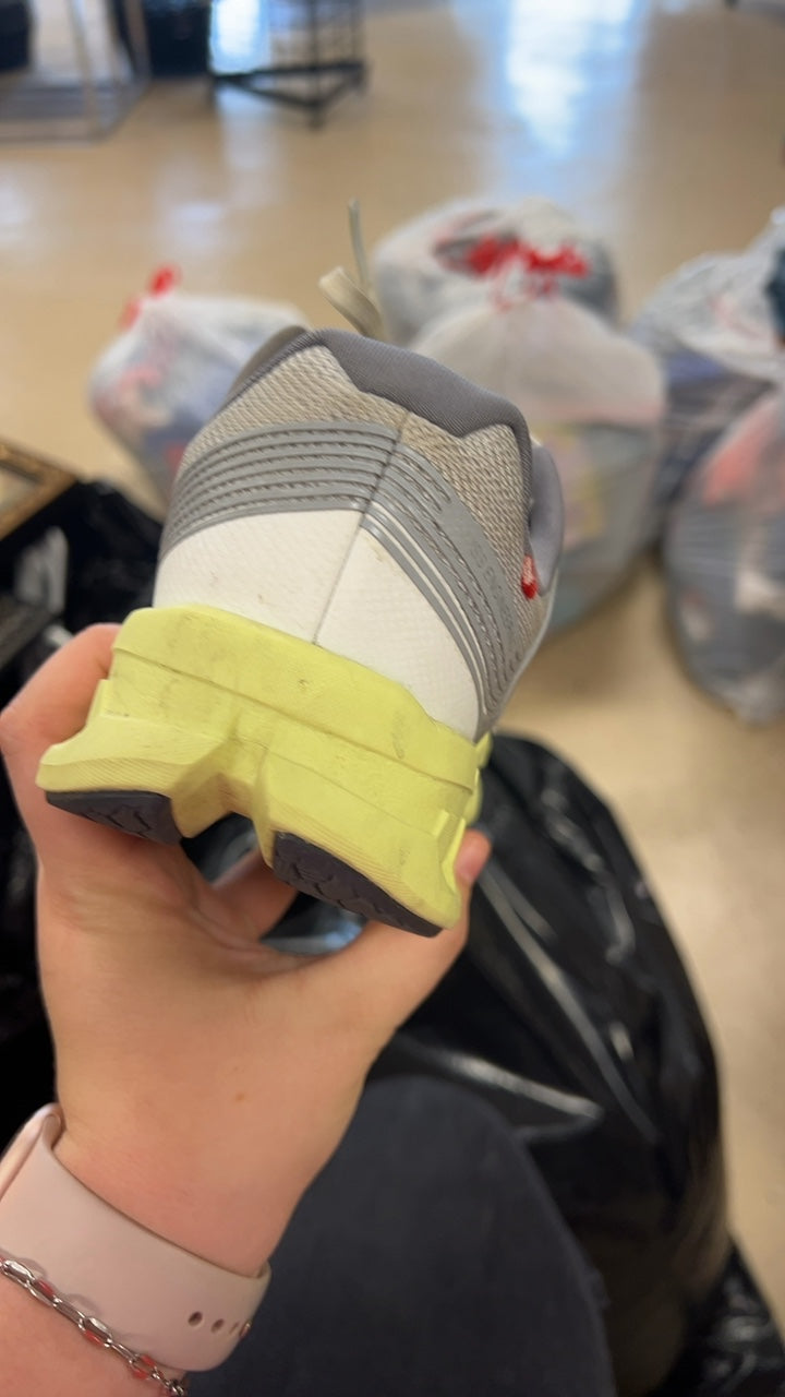 On Sneakers 7.5